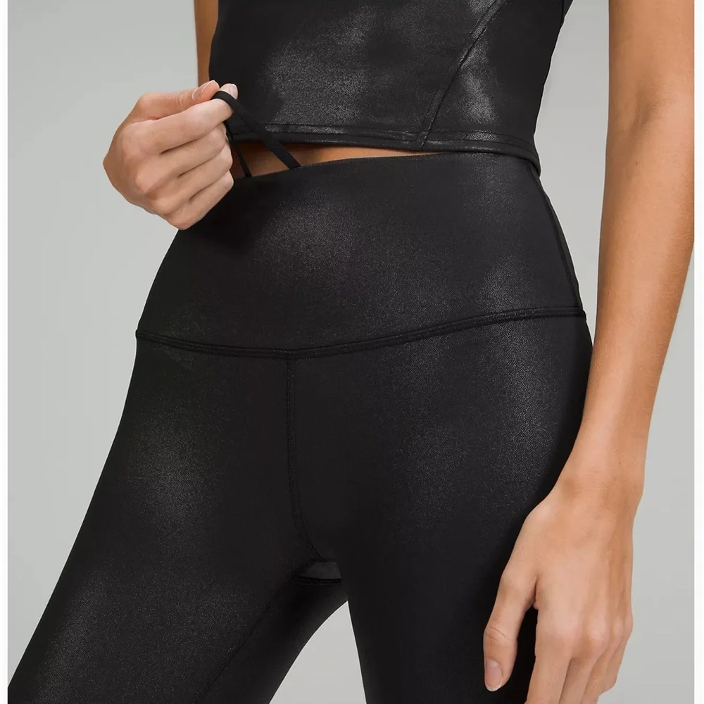 Wunder Train High-Rise Tight 25"
Foil - Picture 4 of 8